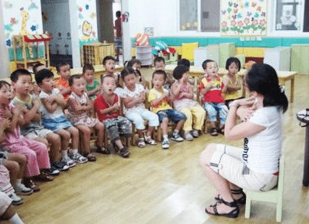 家长|幼儿园要求调查“家底”,家长们也很有“套路”的,不想轻易露富