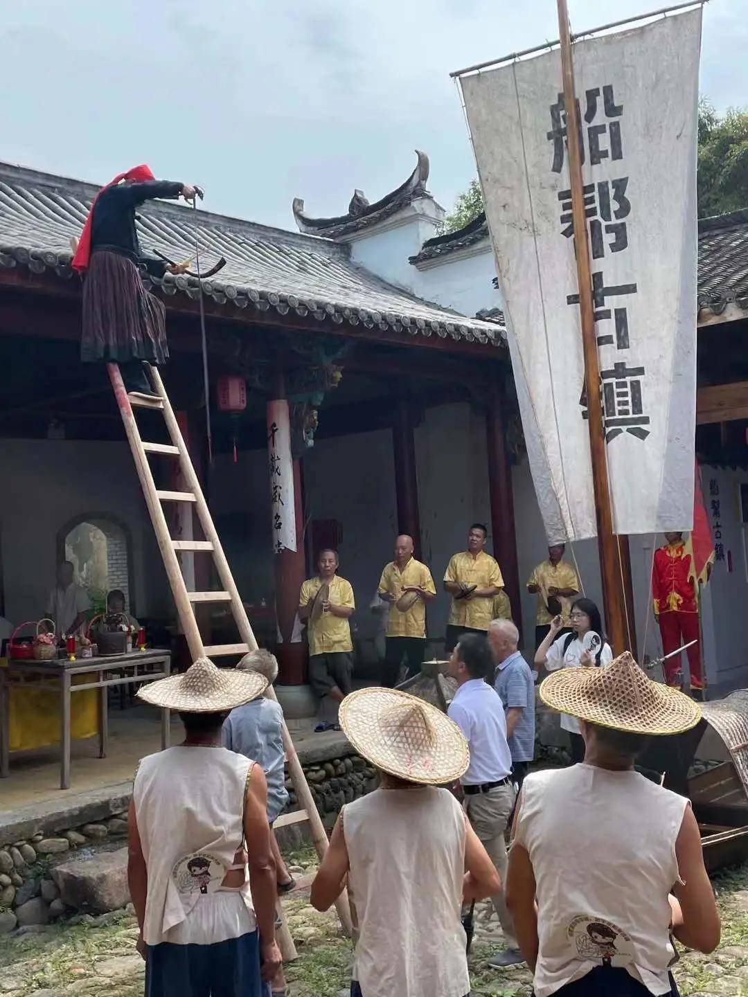 村队|锣鼓声响，龙舟逐浪，紧水滩这场龙舟赛超燃！