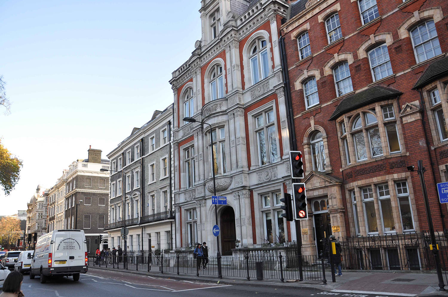 英首相确认于7月19日开始解封 解封后是否要戴口罩 疫苗