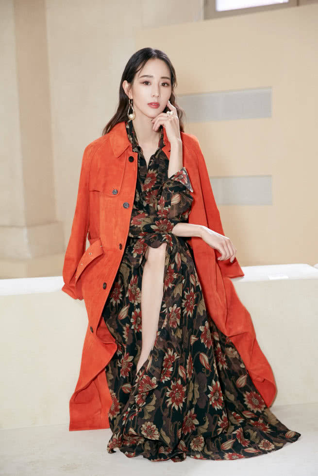 骨子里|向太胖得真富态，穿花哨的“大妈裙”也不俗气，骨子里透着阔太范