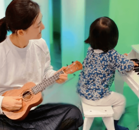 才会|曝谢娜产假只剩1个月，频更动态为复出预热，张杰忙彩排不管孩子