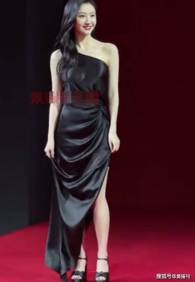 活动|景甜美貌被高估了？最新生图脸肿法令纹明显，网友：皮肤白加分了