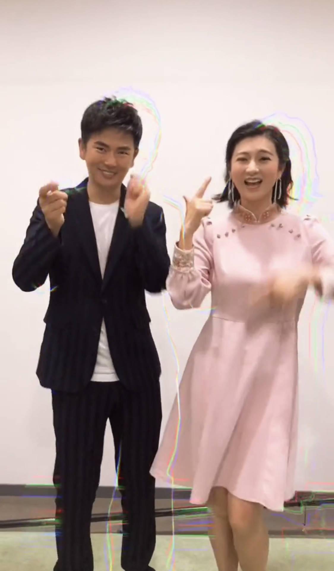 温太医|爷青回：“温太医”与“眉姐姐”罕见同框，简约搭配，仍有CP感