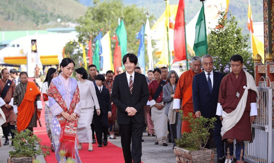 原創不丹二公主會見德仁天皇鳳眼迷人和紀子妃同框比美氣質佔上風