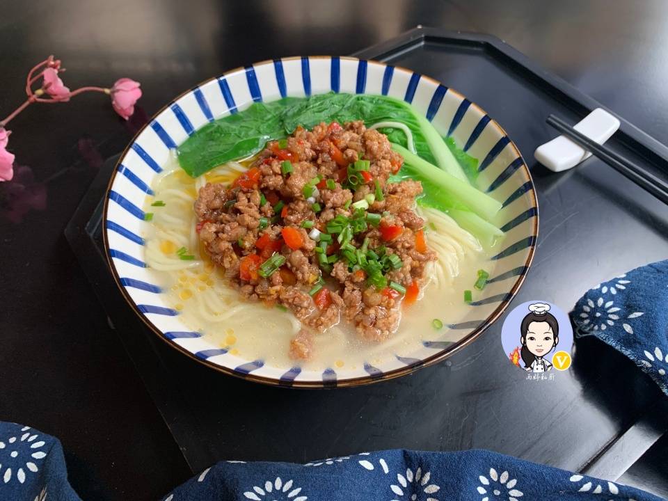 加入适量|晒晒早餐，10分钟就端上桌，做法简单，味道却特别赞，老少都爱吃