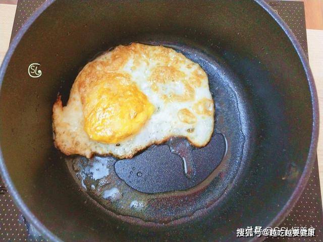 汤汁|早餐超爱吃这碗面，有菜有面有鸡蛋，10分钟搞定，吃完全身暖和