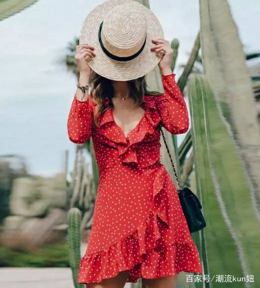 大气|女人要想优雅大气，这4款连衣裙，让你美一整个夏天，赶紧get