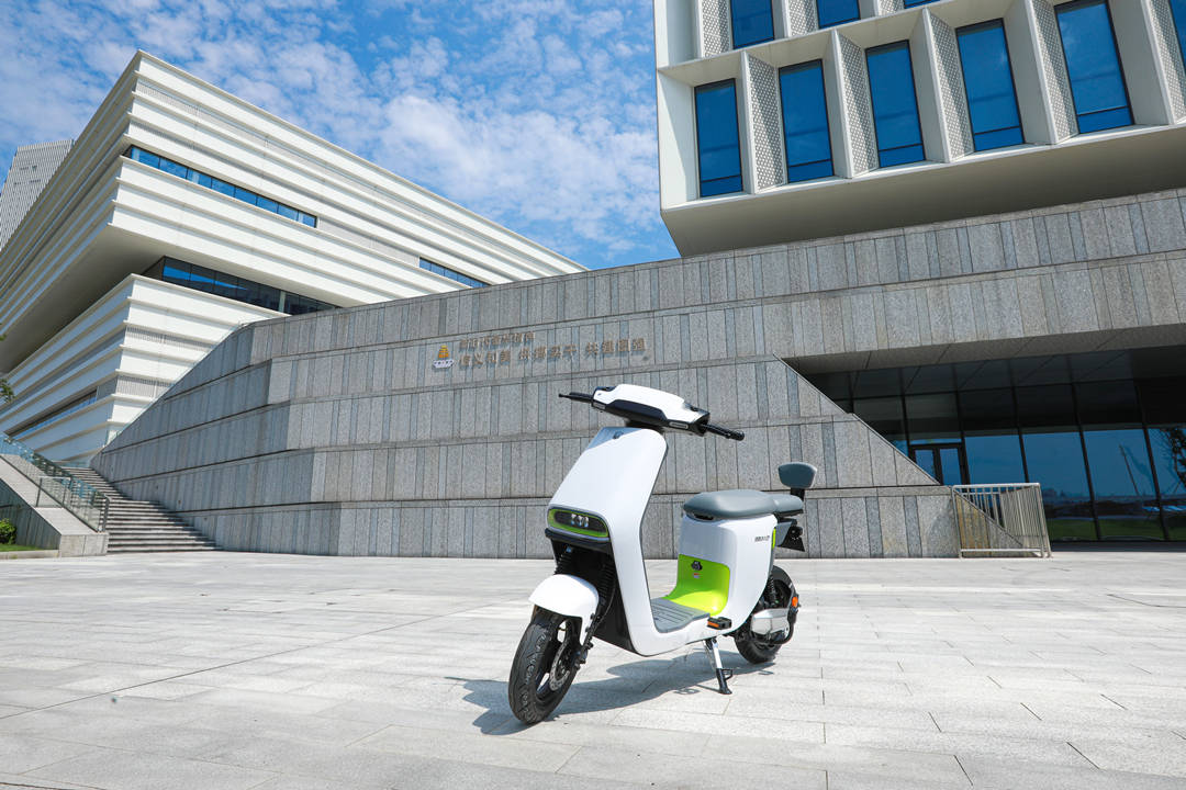 从雅迪f130max绿源inno5台铃超能e30看电动车发展新方向