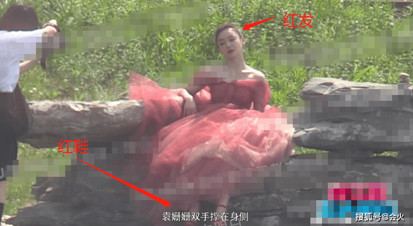 显得|袁姗姗路透照被曝光，从头到脚一身红太扎眼，无惧烈日工作被暴晒