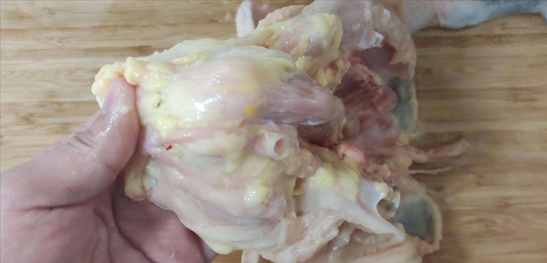 鸡脖子上的淋巴位置图图片