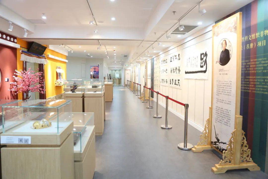 非物质文化遗产传承创新与推广专题论坛与合作签约授牌仪式