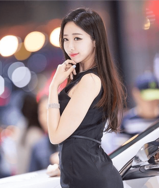 车模程婧婧几岁 eb03f8e1cdf049afaab77653d71c29cd.png