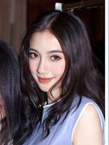 东西方|Angelababy19岁的混血嫩模妆放到现在是什么水平？咋都在模仿她？