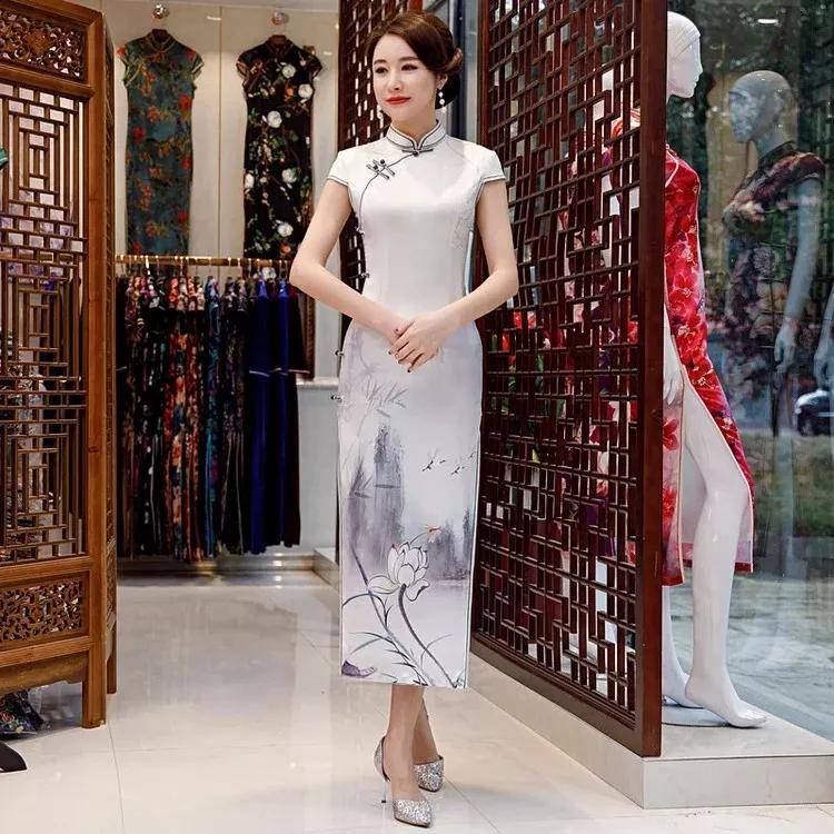 姐妹|现在拍穿旗袍照，什么姿势最好看？不信你试试看是不是这样！