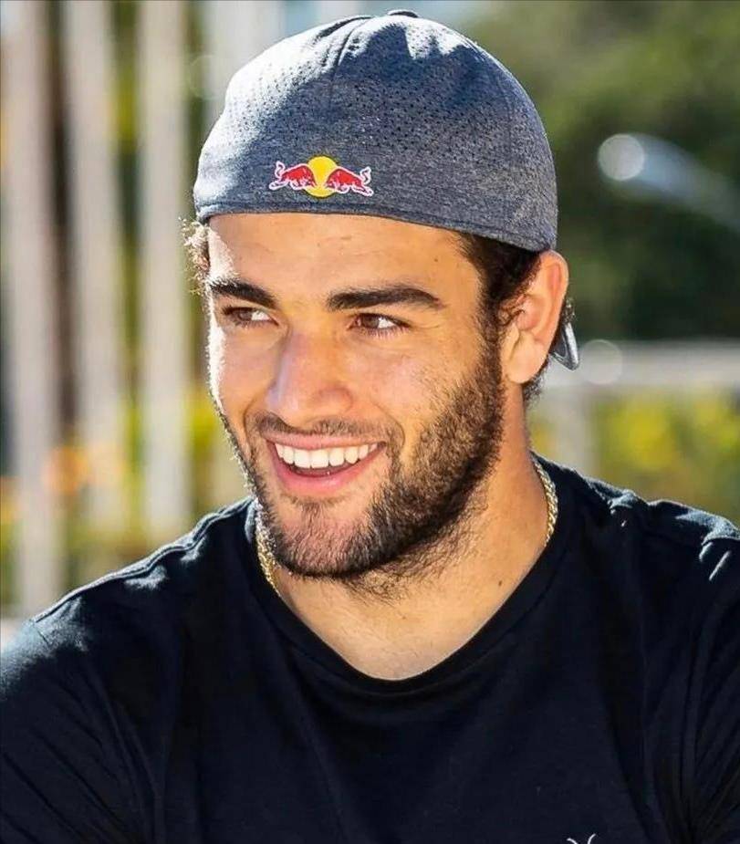 95后新科温网亚军 贝雷蒂尼 身材颜值不输意大利男模