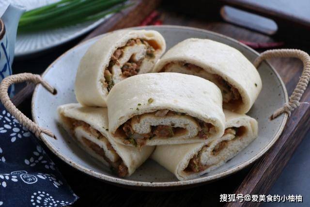 夏天|天热早餐别吃包子，教你懒人吃法，一卷一蒸就搞定，出锅一个不剩