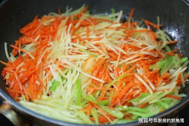 人体|疫情期买不到早餐，自己用饺子皮做，15分钟完成，带去公司被抢光