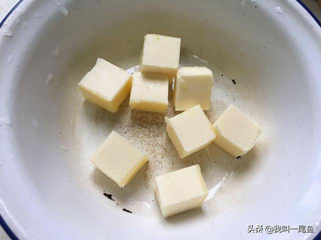 做法|儿子就馋这小点心，香酥可口做法简单，一根接一根好吃又过瘾