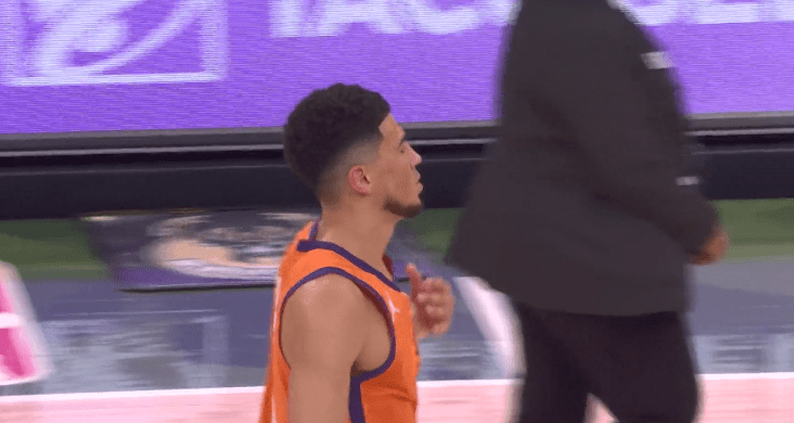 雄鹿|科比附體？布克連續(xù)12分撐起太陽(yáng)，雄鹿三人上雙，兩隊(duì)打平