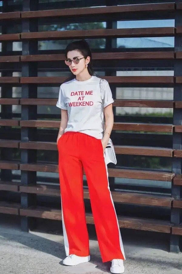 底气|奚梦瑶嫁入豪门有底气,普通长度“校服裤”穿出九分效果,腿真长