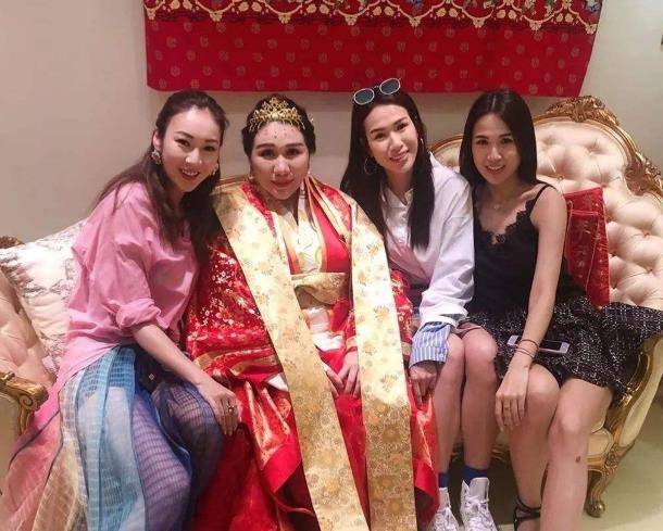 何猷君|看看何超盈在澳门的豪宅：室内是宫廷风装饰，每件家具都价值不菲