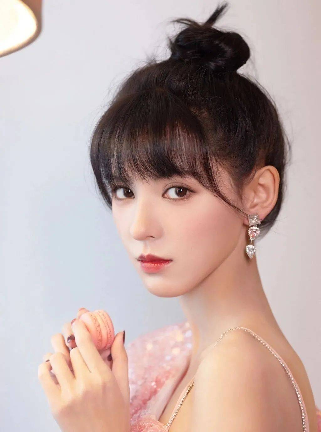 东西方|Angelababy19岁的混血嫩模妆放到现在是什么水平？咋都在模仿她？