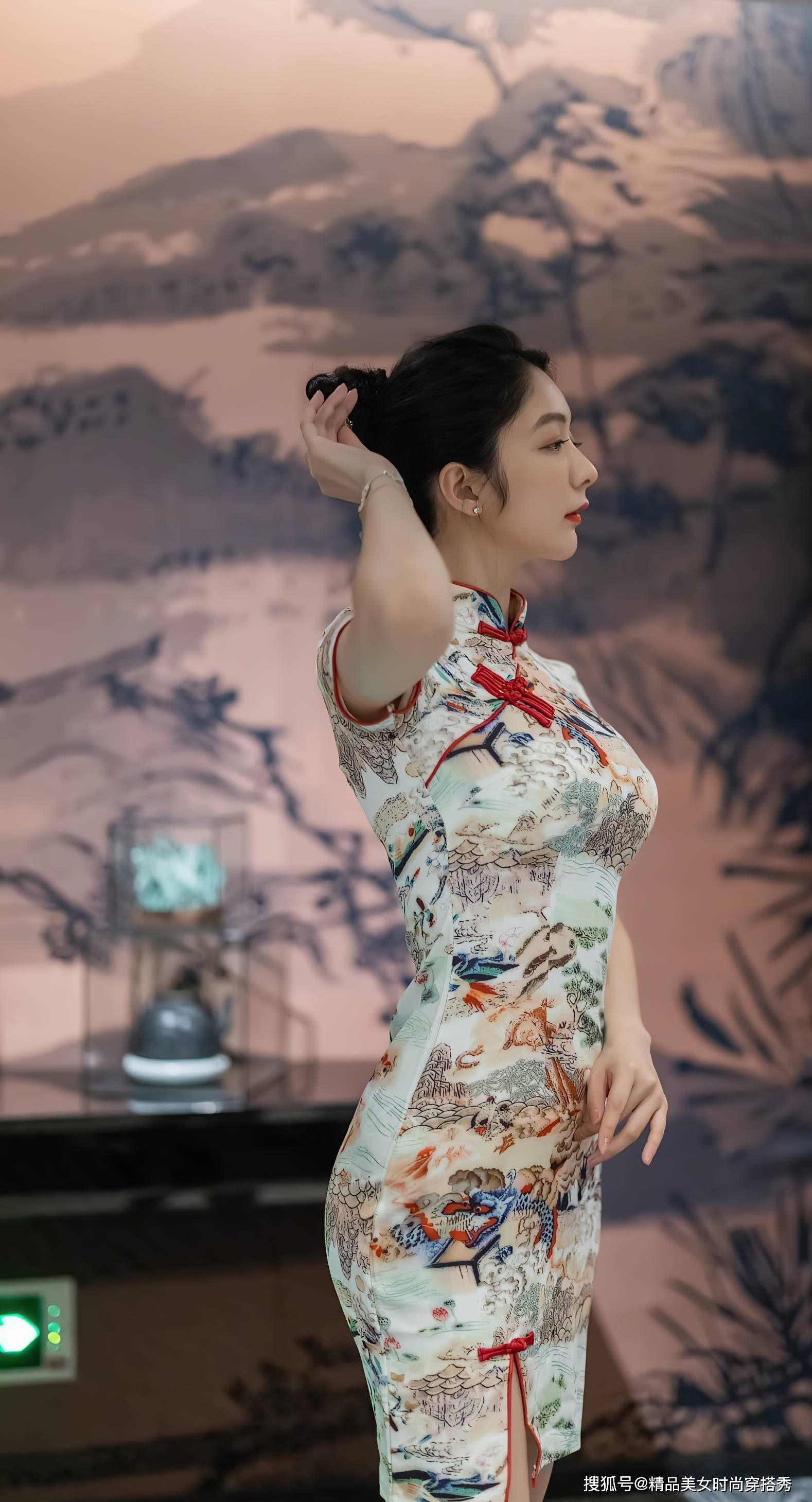 黑色|古典优雅的旗袍，尽显优雅的身姿，尽显古典的美