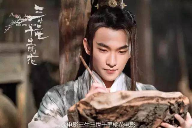 成功|穿上古装后的胡歌、鹿晗，杨洋等男艺人，谁最帅？