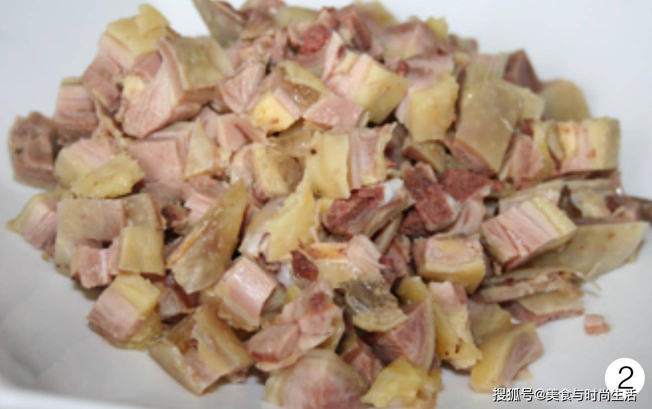 酸酸鸡是四川成都农家江湖菜，酸中带辣，辣中带鲜，鲜中生香_葱花