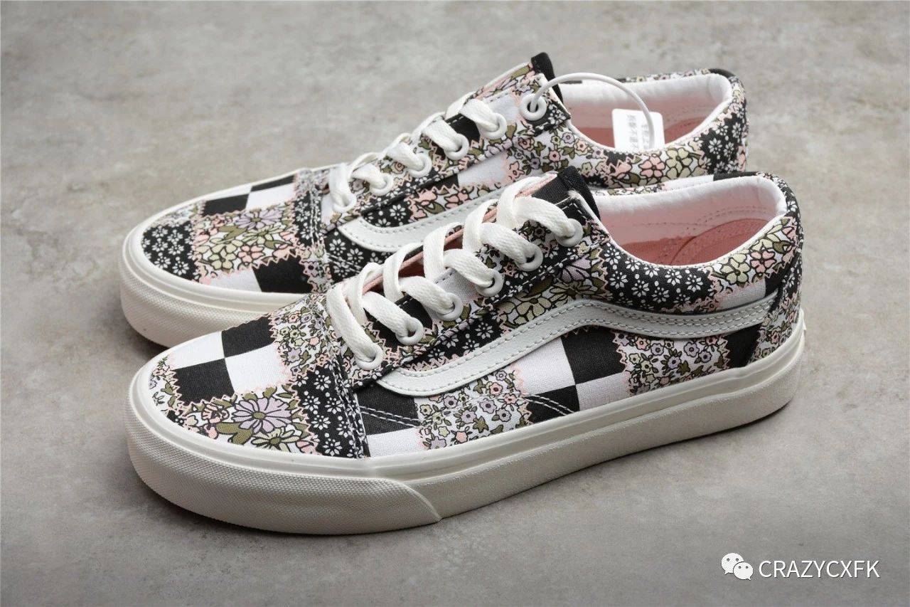色调|万斯小碎花 Vans Classic Slip-on 黑白粉拼接一脚蹬帆布鞋