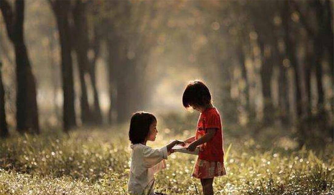 作文|“弟弟一哭，我就忐忑不安”女孩的一篇作文，揭开二胎家庭的伤疤