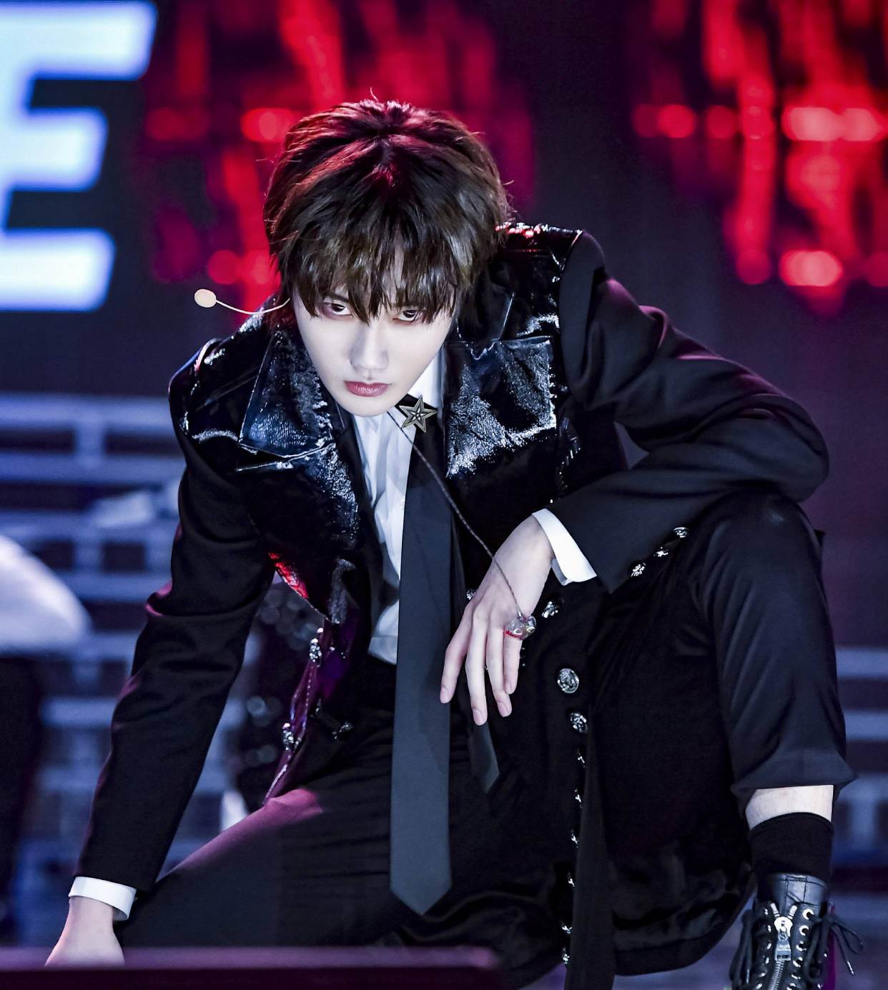 何洛洛|任豪生日前改名，刘也坚持到最后！何洛洛去掉R1SE认证，团魂仍在