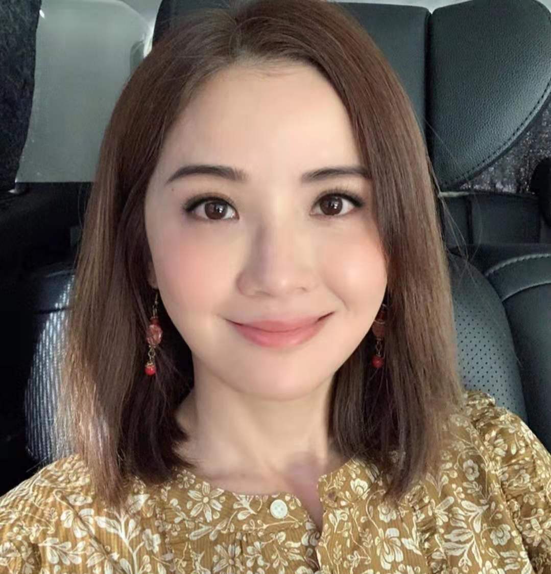 阿Sa家中染发使豪华浴室曝光,空间宽敞如置身酒店