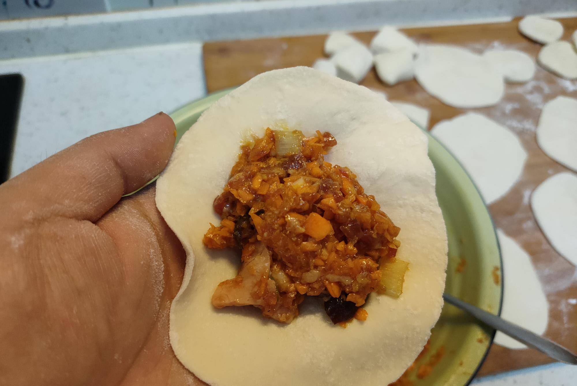 包子|周末做两锅牛肉馅包子,表皮暄软馅料香,平时做早餐吃,真不错