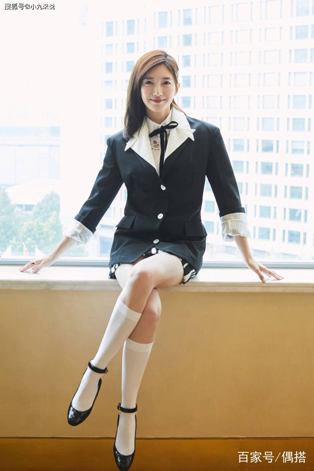 下半身|夏天最正确的打开方式，不妨学学明星们穿西装，温柔之余不减帅气