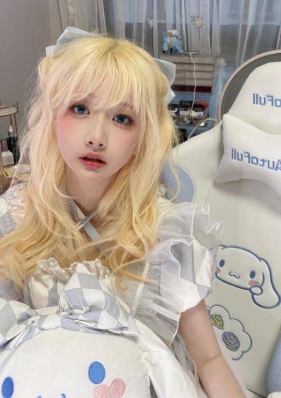 眼睛|甜美系网红P图太离谱？前男友晒多张图曝真容，与精修图判若两人