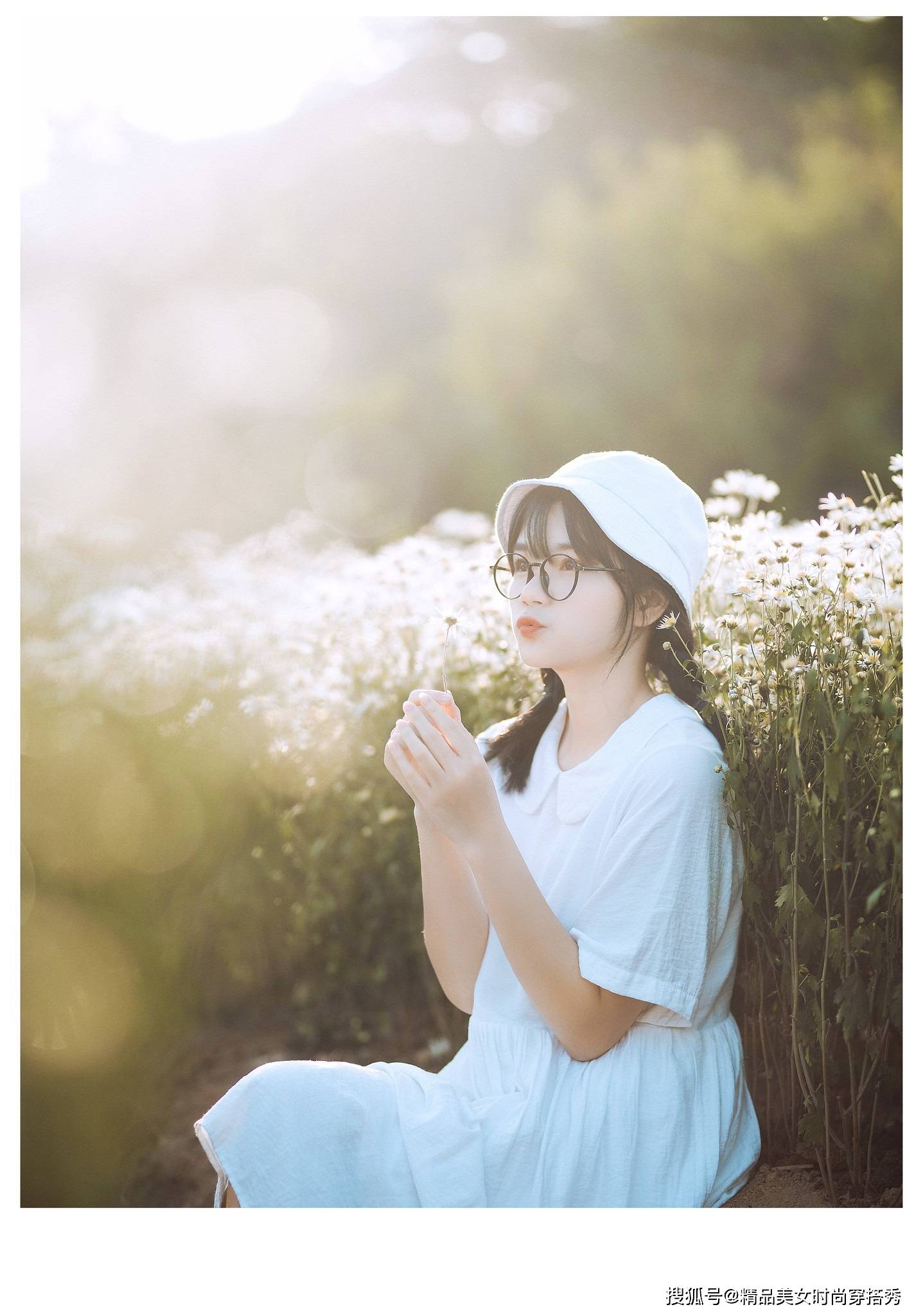 那件|白色娃娃领连衣裙，清新可人，上身甜美减龄，可爱俏皮
