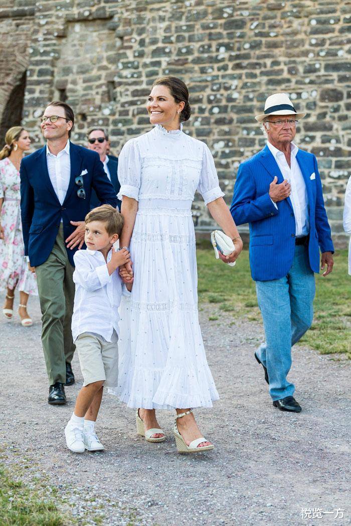 埃斯特拉|瑞典女王储维多利亚公主庆生 奥斯卡呆萌可爱 埃斯特拉似精灵