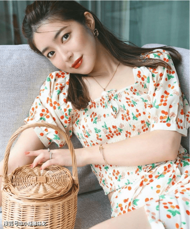 氛围|教科书级别的港风穿搭,竟然在一个日本博主身上找到了,品味真好