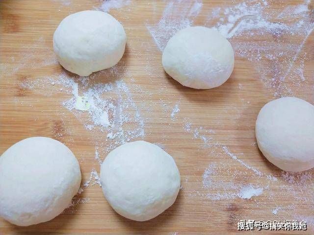 做法|麻酱烧饼在家做，无技巧无难度，外酥里软又多层，越吃越香