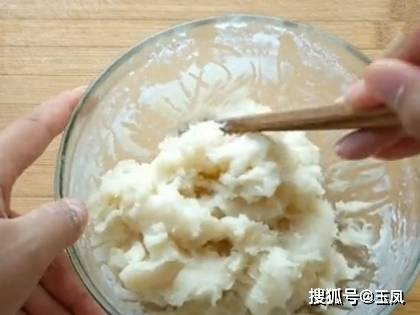 面粉怎么做才好吃又好看 019327f53d064d318fafaf96c37f75bb.jpeg