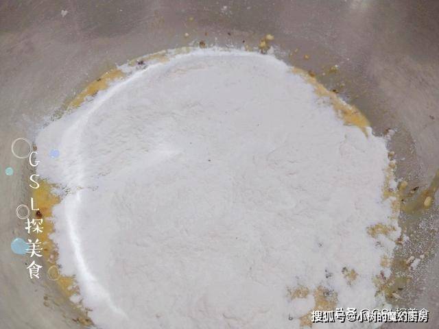 做法|这零食，一拌一烤就好，做法简单，香酥可口，老人孩子都喜欢