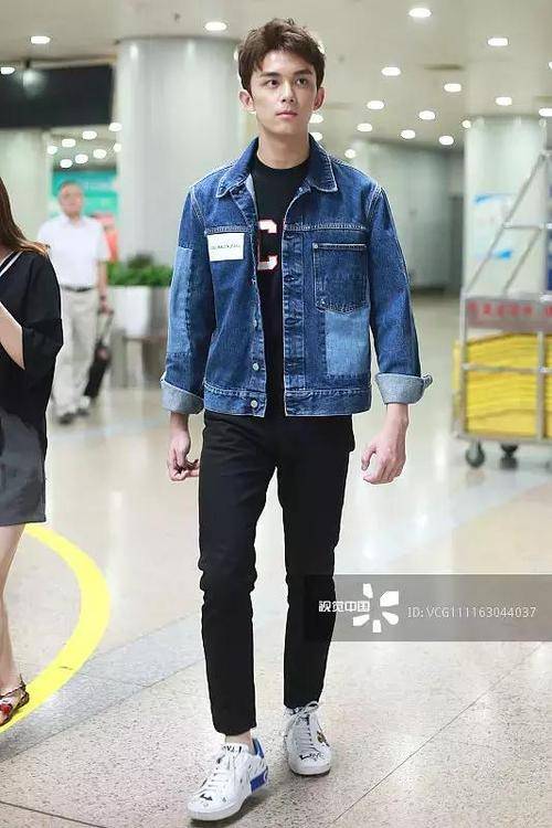 从男星夏日穿搭里学习,做个清爽时尚的型男!_明星