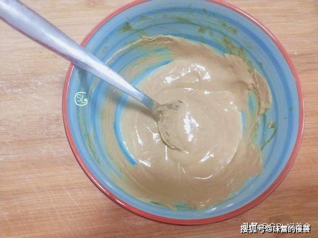 做法|这个早餐，老人和孩子都喜欢吃，饼皮酥脆，内里柔软，做法也简单