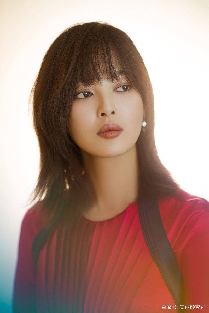 特质|辛芷蕾的古装与现代装，是真的隔着“壁”