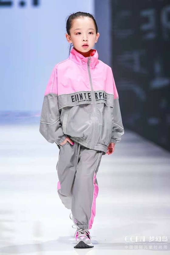 时装|E.I一爱亲子时装 自由生长的艺术家