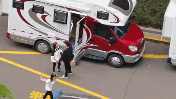 女神|41岁高圆圆小腹微隆，疑二胎实锤，个人视频中曾出现孕妇产品