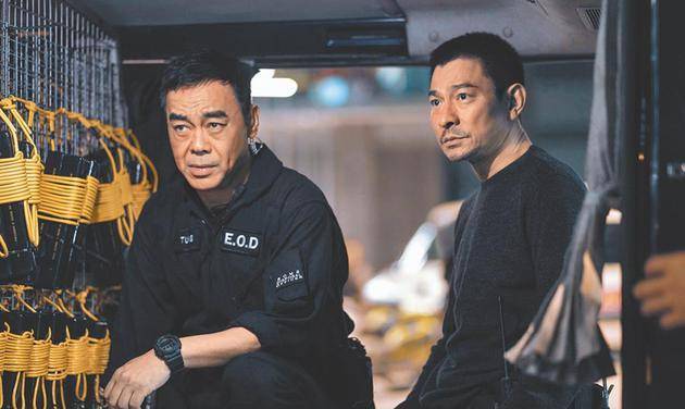 兩大影帝劉德華(右)與劉青雲相隔18年再度合作《拆彈專家2》