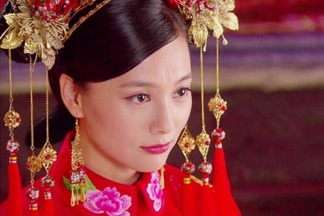 知画与小燕子《还珠格格》大家都很熟悉,剧中也有一对嫡福晋与侧福晋