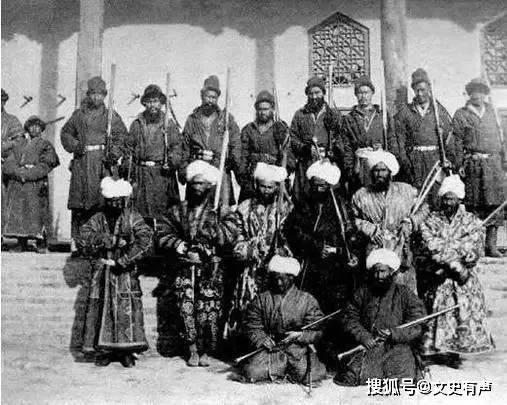 1876年 新疆阿古柏天罡 鑑定済 XF45 左宗棠收复新疆，为何会俘虏5000印度人？查明后，阿古柏被挫骨扬灰_搜狐网